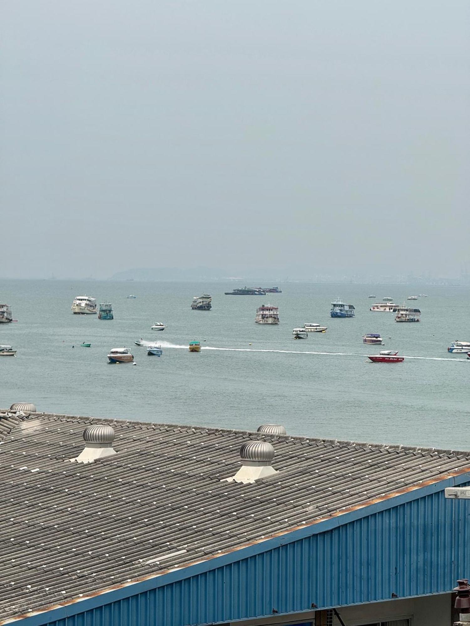Pumpui Place Pattaya Exterior photo